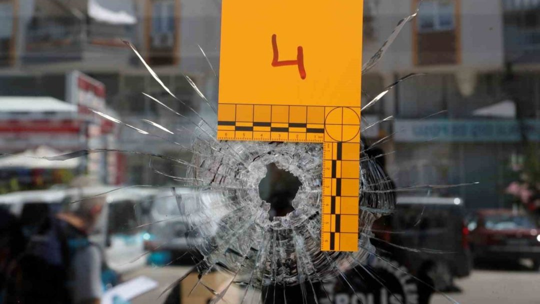 Haraç istedikleri işletmeyi 1 saat sonra kurşun yağmuruna tuttular