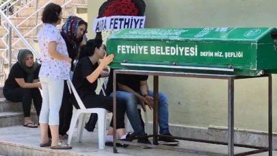 Kanyonda başına taş düşen 3 yaşındaki Yamaç toprağa verildi