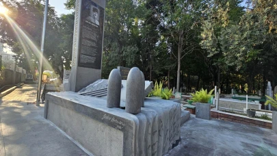 Antalya'nın kahramanı Yüzbaşı Aker'e anıt mezar