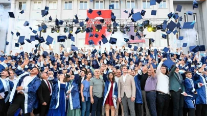 Ali Bahar AOSB Teknik Koleji’nde ilk mezuniyet coşkusu: 254 öğrenci kep attı