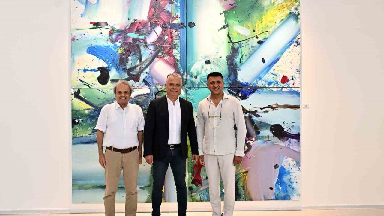 Başkan Ümit Uysal: "Sanattan vazgeçmiyoruz"
