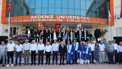 Kumluca MYO'da mezuniyet töreni