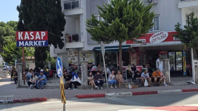 Çocuklar Sınıfta, Veliler Dışarıda Ter Döktü