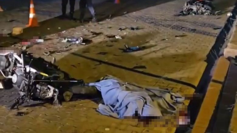 Alanya’da motosikletler çarpıştı: 2 ölü