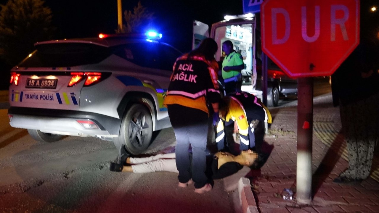 Kaza yaptıktan sonra alkolün etkisiyle yere yığıldı