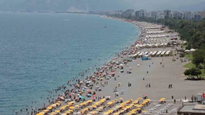 Antalya’da termometreler 35 dereceyi gösterdi, LGS’den çıkanlar denize koştu