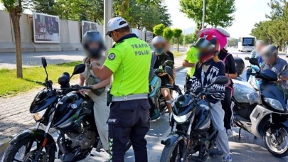 Isparta’da trafik uygulamasında 10 araca ceza kesildi
