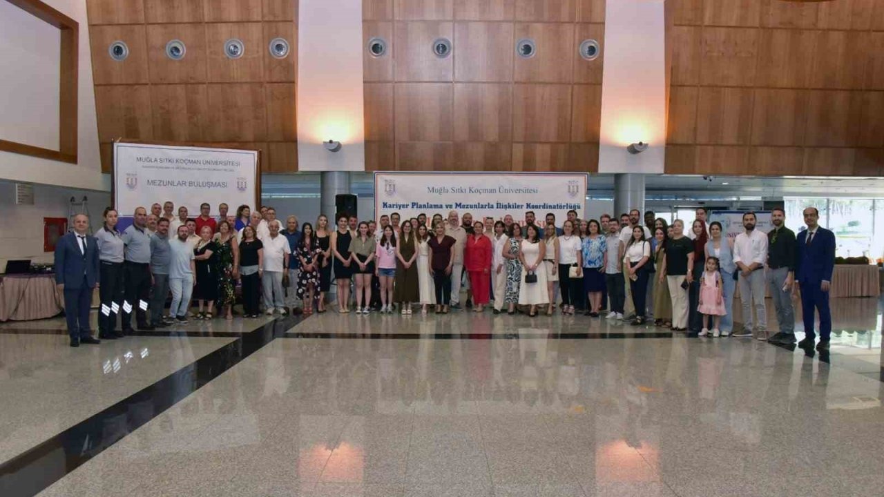 Muğla Sıtkı Koçman Üniversitesi’nde mezunlar buluşması