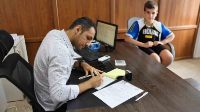 Minik sporcular spora ilk adımlarını Akdeniz’de atıyor