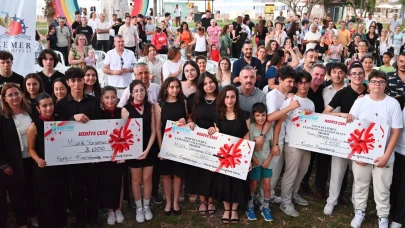 Kemer'de liseler arası müzik yarışması
