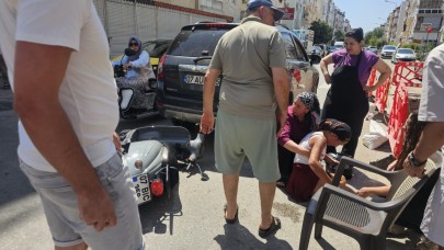 Antalya’da Motosiklet Arabaya Çarptı: Motosikletteki Kadın Yaralandı