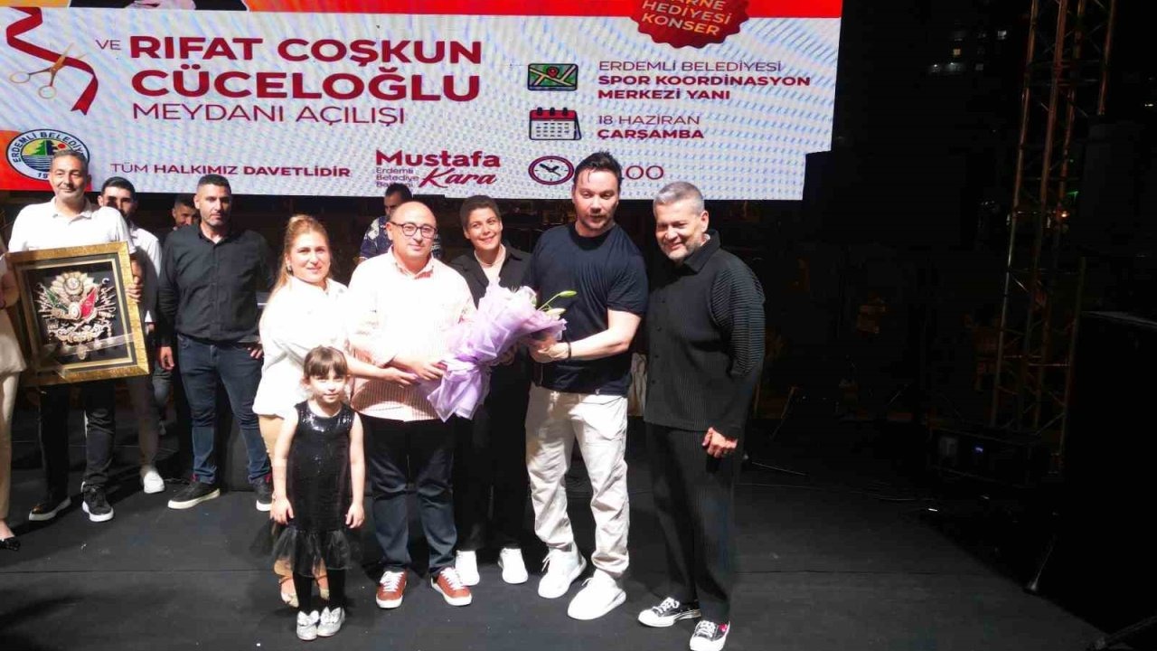 Mersin Erdemli’de gençlere unutulmaz karne hediyesi