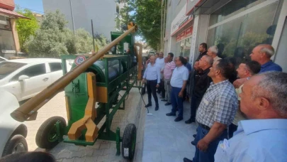 Mut’ta üreticiye tohum eleme makinesi