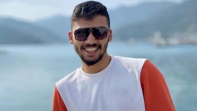 Arkadaşının evinde bıçaklanmış halde ölü bulundu