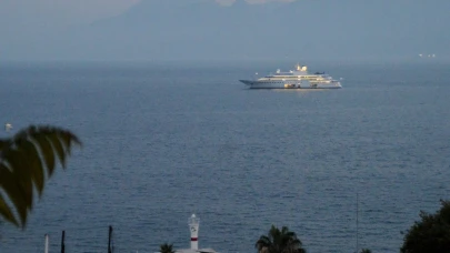 'Lady Moura' Antalya'ya geldi!