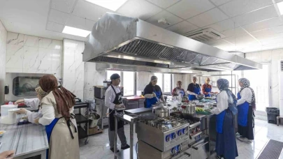 Mersin’de sofralara lezzet katacak aşçılar yetişiyor