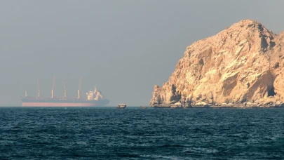 İran Meclisi'nden Hürmüz Boğazı kararı