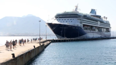 Alanya'ya kruvaziyerle 1794 İngiliz turist geldi