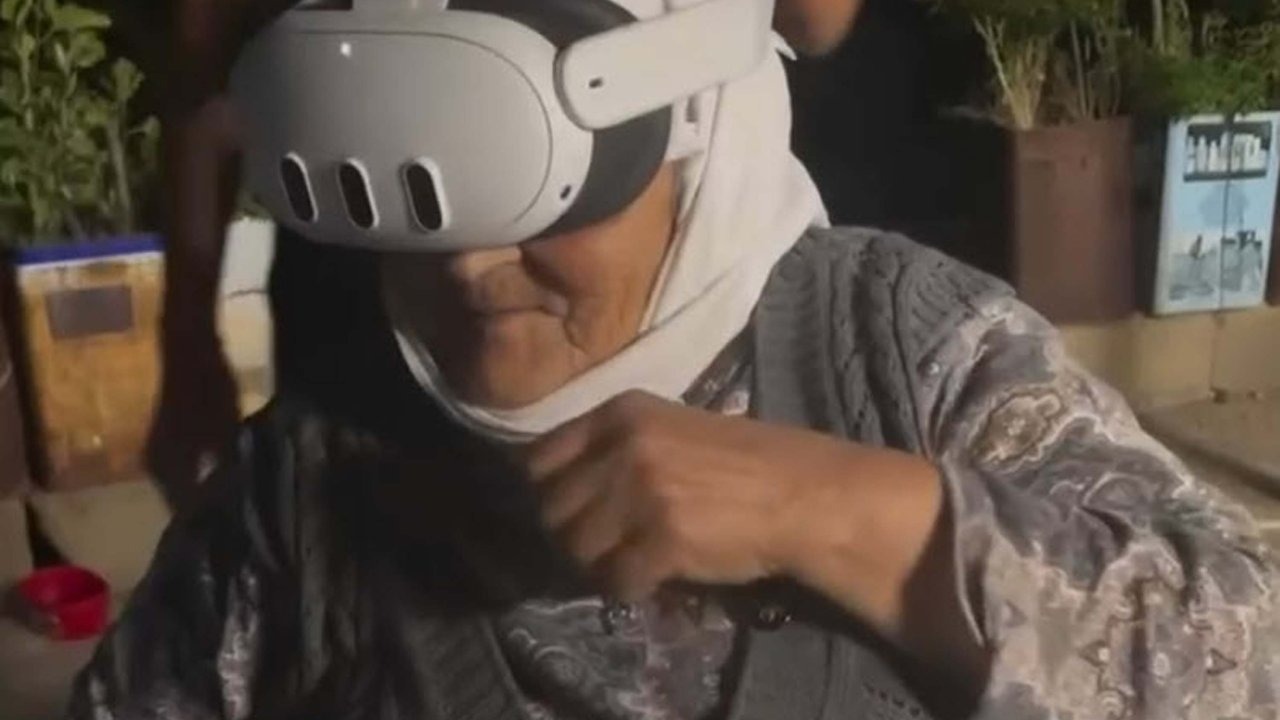 80 yaşında sanal gerçeklik gözlüğü taktı; tepkileri gündem oldu