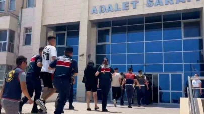 İş yerlerini kurşunlayıp zarar veren 2 şüpheli tutuklandı: O anlar kamerada