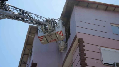 Antalya’da yangın paniği, apartman dumanla kaplandı, yaşlı çift kurtarıldı