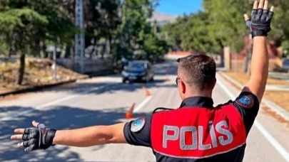 Gönen’de asayiş ve trafik uygulaması: 106 kişi sorgulandı