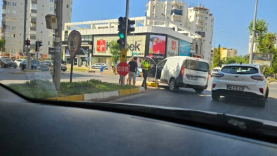 Antalya’da Otomobil Kazası: Araç Refüje Çıktı!