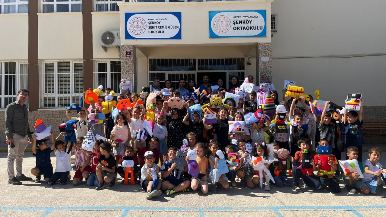 Akdenizli öğrenciler depremzede çocukların hayallerine dokundu
