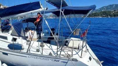 Yelkenli teknede 38 kaçak göçmen yakalandı