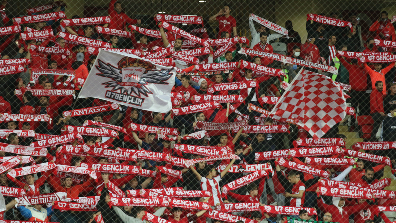 Antalyaspor Taraftar Grubundan Başkan Boztepe’ye Sert Eleştiri