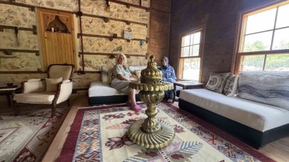 Atalarından kalan tarihi ’düğmeli evi’ restore edip turizme kazandırdı