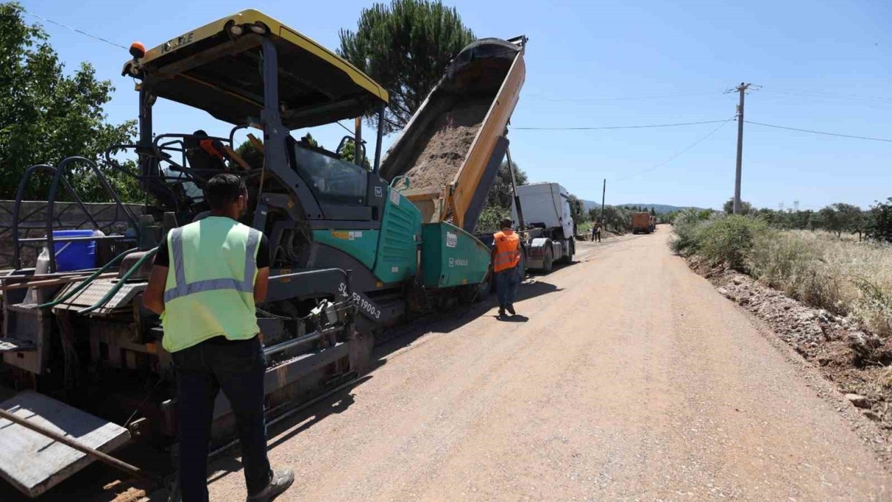 Büyükşehir’in kırsaldaki yol yatırımları devam ediyor