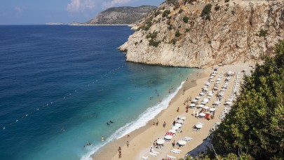 Antalya’nın gözde plajına giriş zamlandı! Fiyatı dikkat çekti
