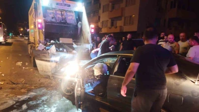 Mersin’de alkollü sürücünün çöp aracına çarptığı kazada 1 temizlik personeli öldü 4’ü yaralandı