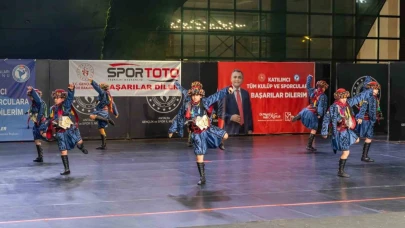 Minikler Türkiye Halk Oyunları Şampiyonası Manavgat’ta coşkuyla sona erdi