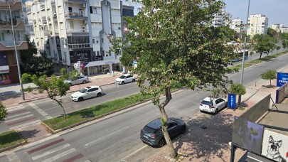 Antalya Sıcaklara Teslim: Lara’da Sokaklar Boş Kaldı