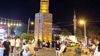 Tarihi semtte nüfus gündüzleri 100 kişiyken geceleri 10 binleri buluyor!