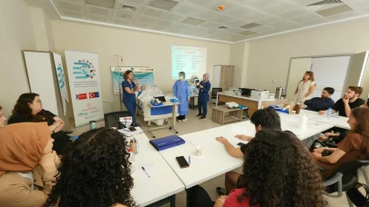 Antalya'dan Hemşirelik Mesleğine Güçlü Başlangıç: Kapsamlı ve Yenilikçi Oryantasyon Programı