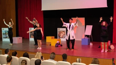 Manavgat Belediyesi Kent Tiyatrosu perdelerini açtı