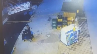 Akülü sandalye ile geldiği iskeleden kendini denize bıraktı
