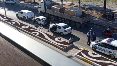 Eğirdir’de 3 aracın karıştığı zincirleme kazada 1 kişi yaralandı