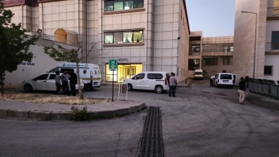 Çalıntı araçla kaçarken ’dur’ ihtarına uymadı, jandarmaya ateş edip kendini vurdu