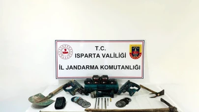 Define ararken yakalandılar