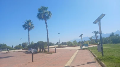 Antalya'da Sıcak Hava Parkları Boşalttı