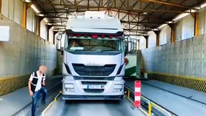 Mersin Limanı’nda 2.5 milyon TL değerinde kaçak elektronik sigara tütünü ele geçirildi