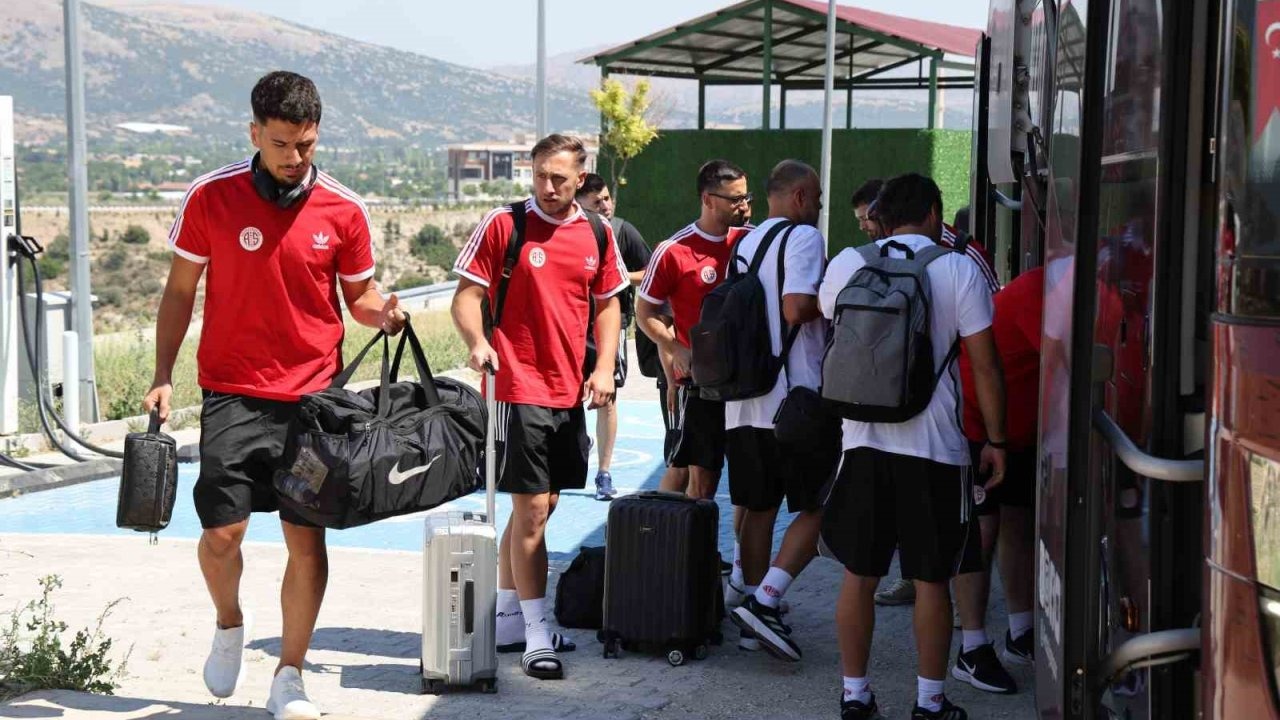 Antalyaspor Burdur kampına başladı