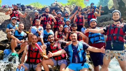 Shadow Army Motosiklet Topluluğu'ndan adrenalin dolu rafting turu