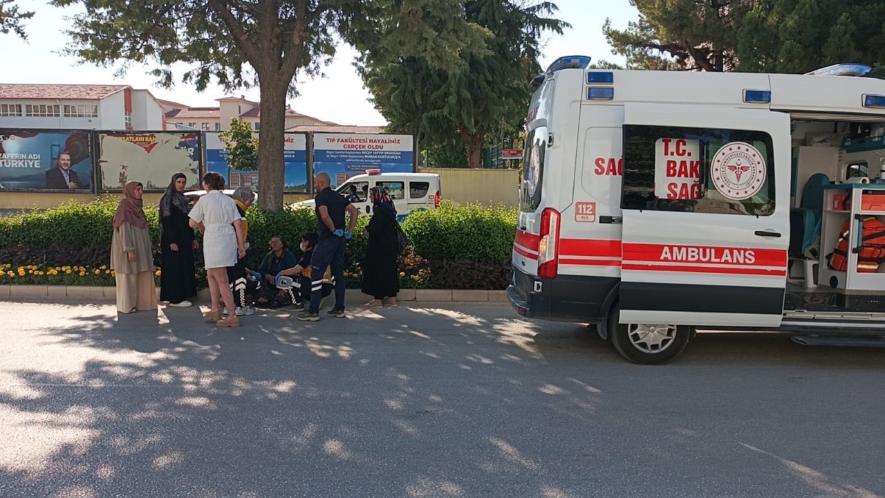 Elektrikli motosikletten düşen sürücü yaralandı