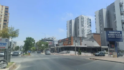 Antalya’da parklar ve sokaklar bomboş kaldı