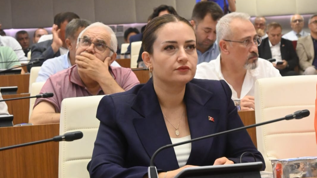 Büyükşehir’de başkanlık koltuğu Büşra Özdemir’in